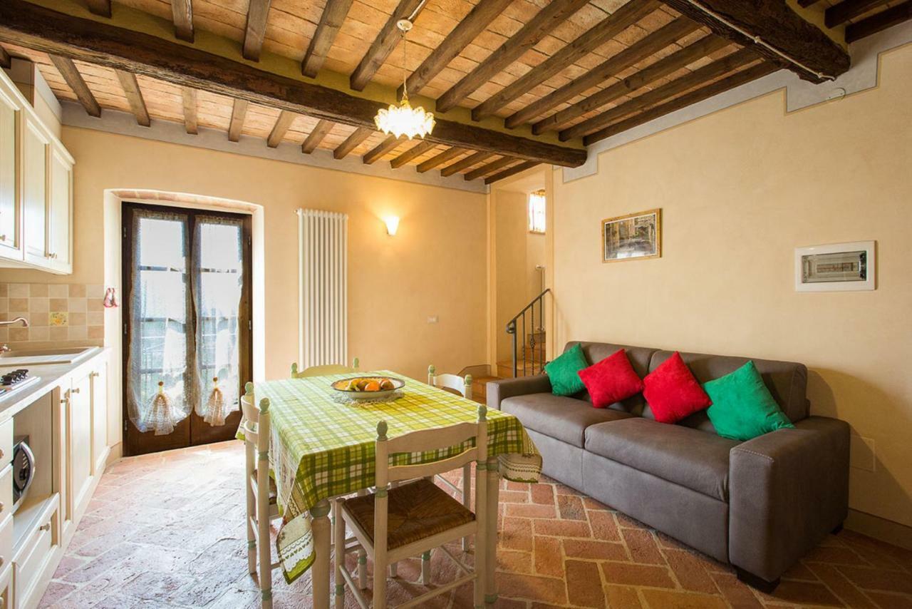 Borgo Pie' Di Gamboi Villa Chianni Luaran gambar